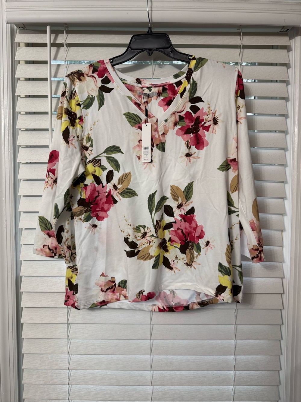 Chico's White V-Neck Top with Pink & Green Floral size 3 or XL